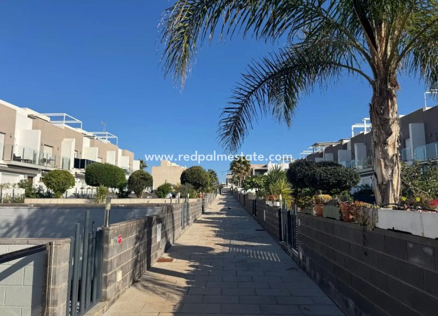Resale - Town House -
Torrevieja - Aguas Nuevas