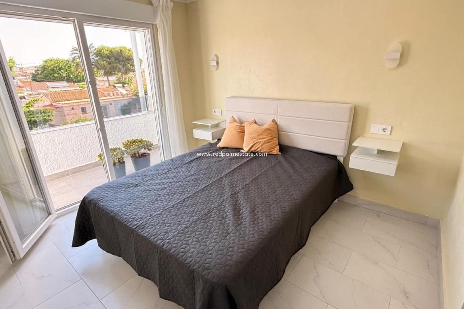 Resale - Town House -
Torrevieja - Calas blanca