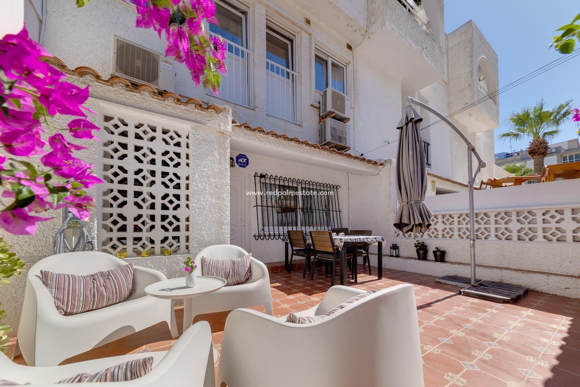 Resale - Town House -
Torrevieja - Calas blanca