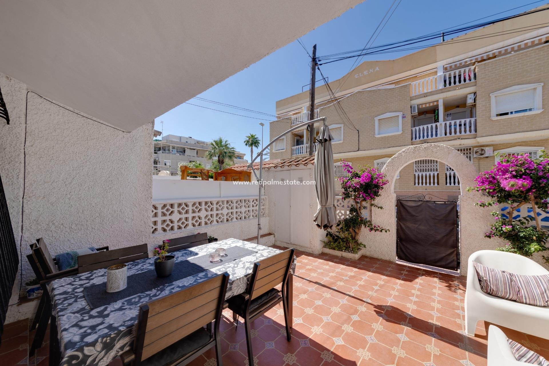 Resale - Town House -
Torrevieja - Calas blanca