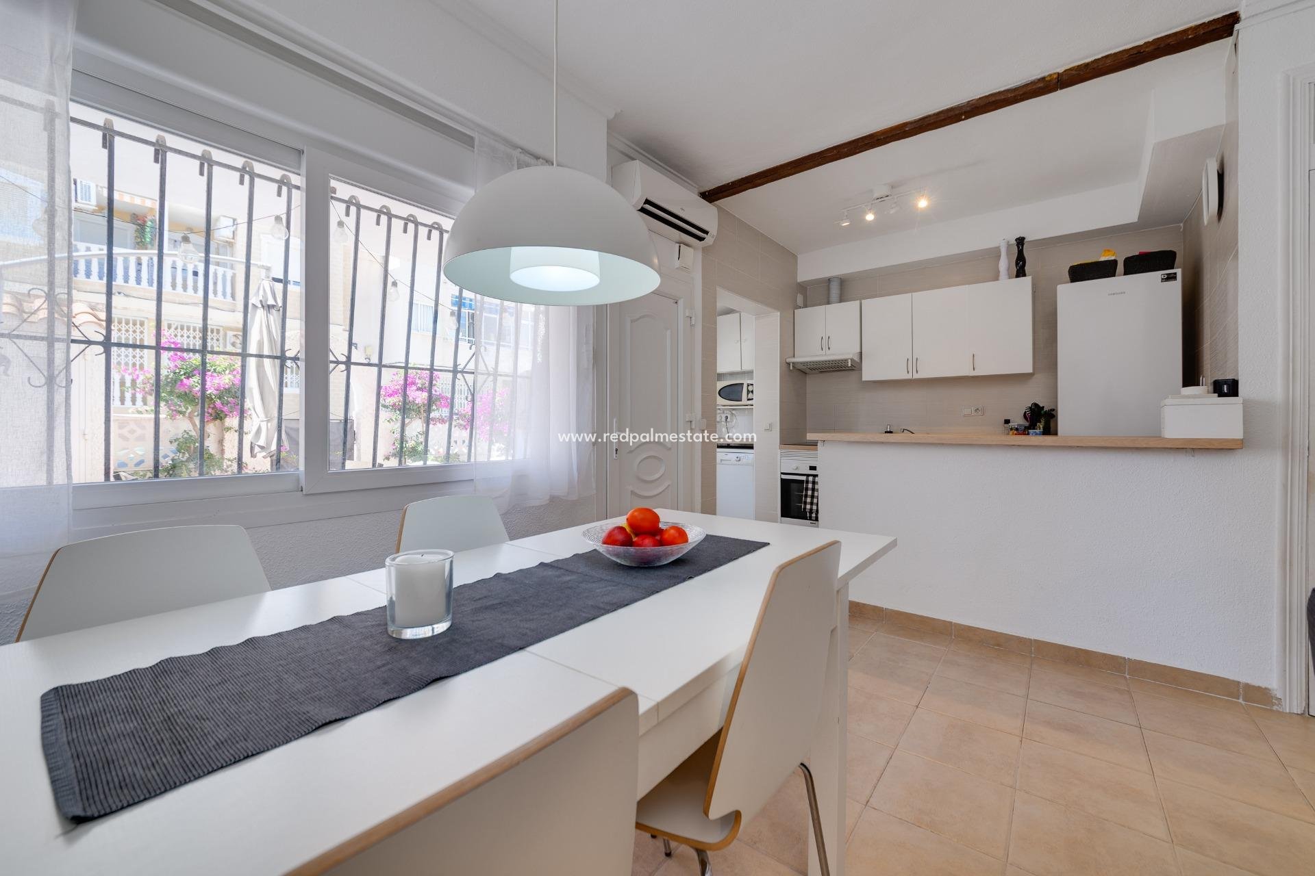 Resale - Town House -
Torrevieja - Calas blanca