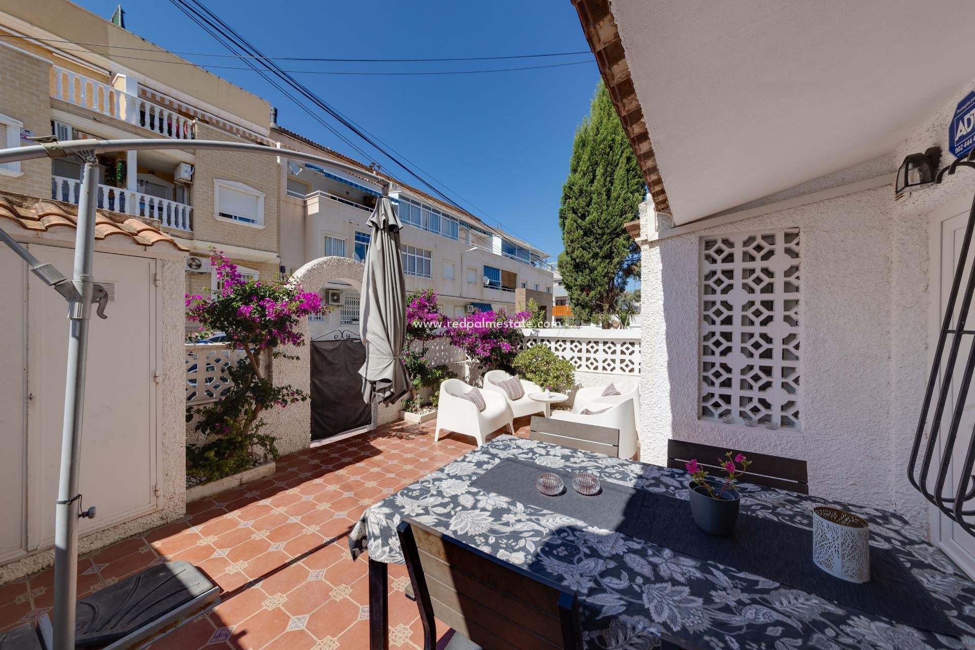 Resale - Town House -
Torrevieja - Calas blanca