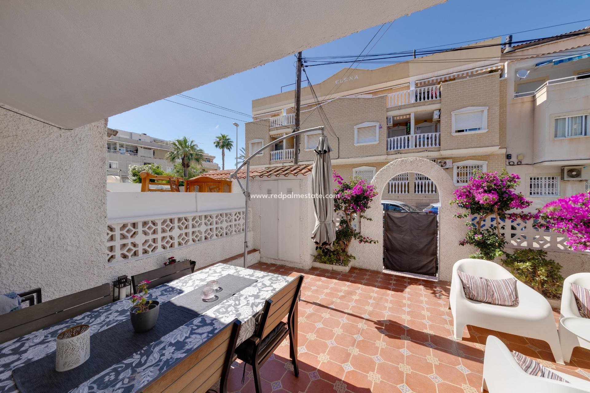 Resale - Town House -
Torrevieja - Calas blanca