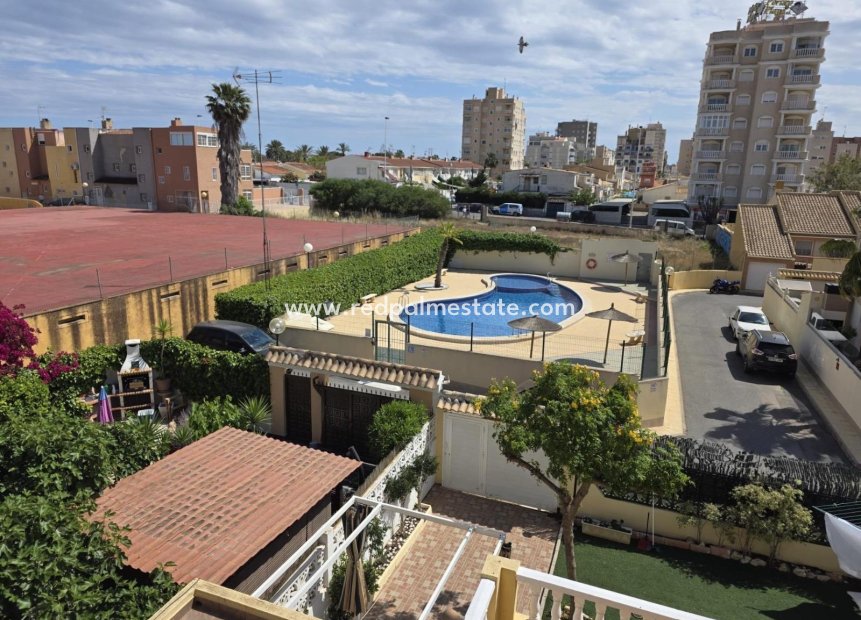 Resale - Town House -
Torrevieja - Calas blanca