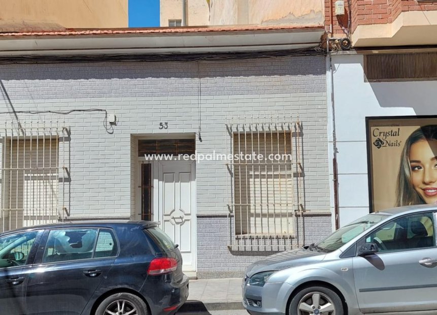 Resale - Town House -
Torrevieja - Center