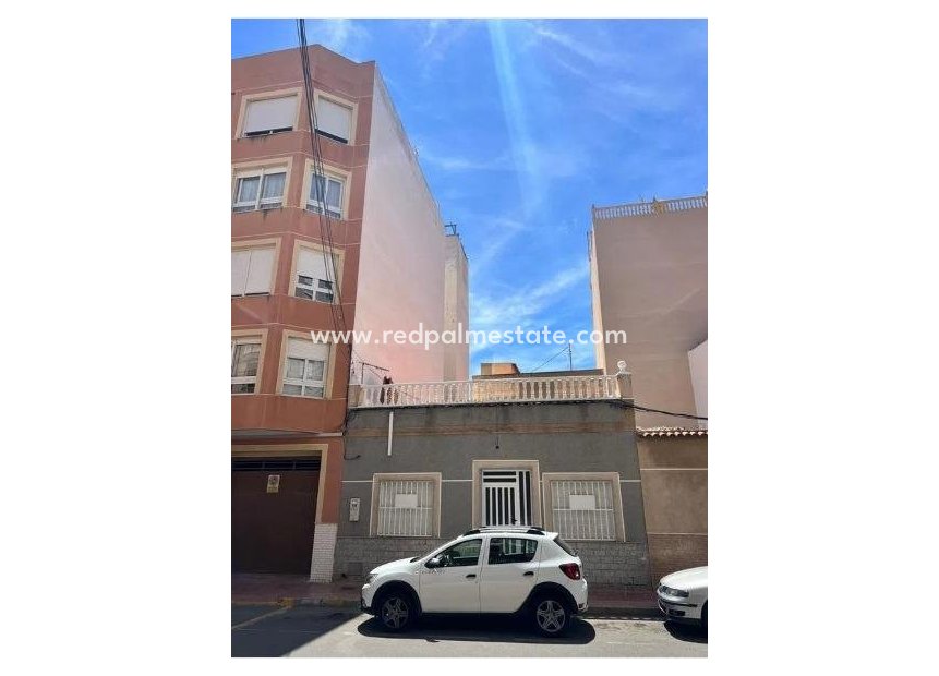 Resale - Town House -
Torrevieja - Center