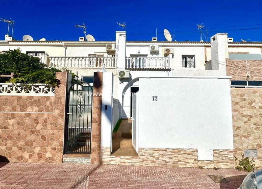 Resale - Town House -
Torrevieja - Center