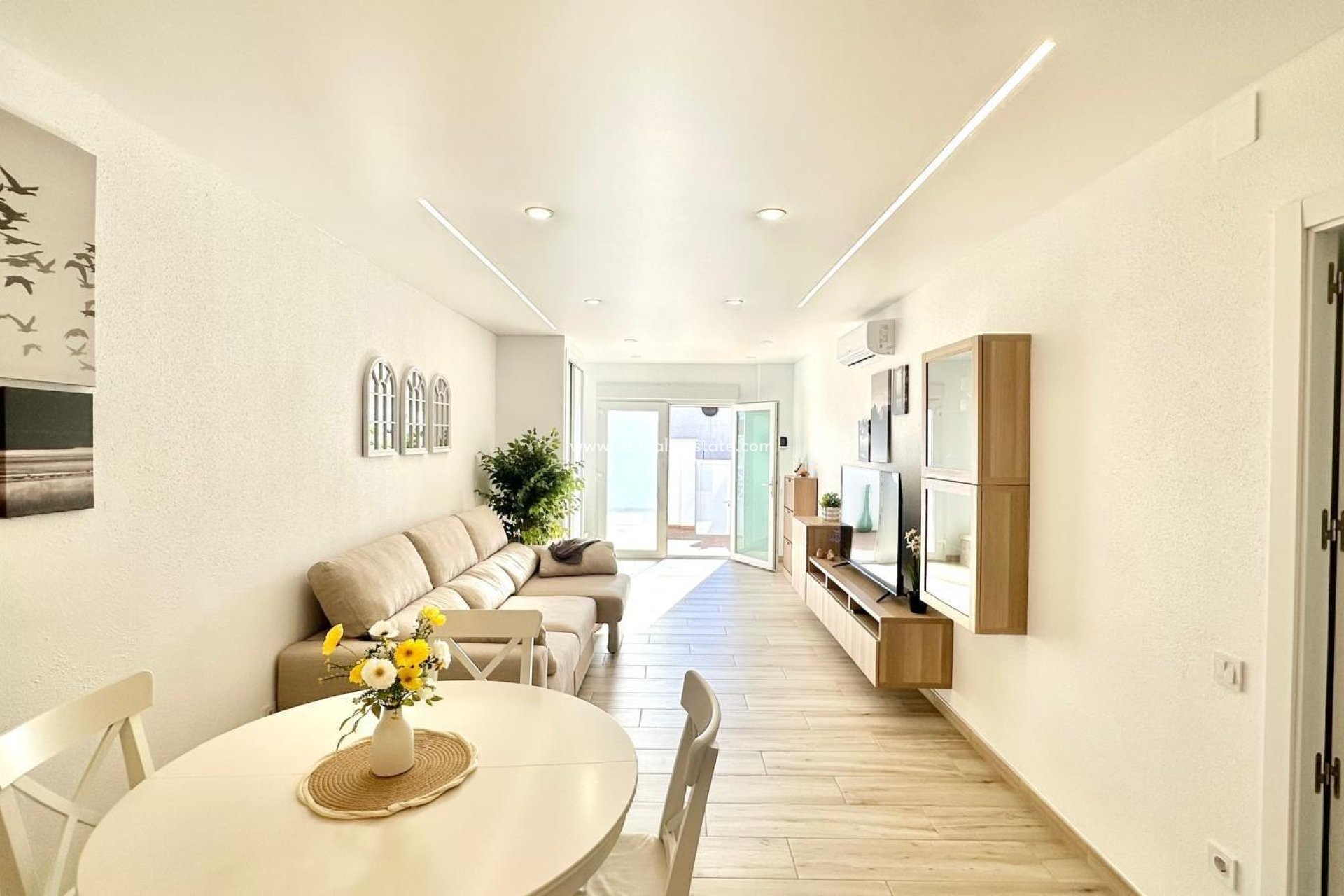 Resale - Town House -
Torrevieja - Center