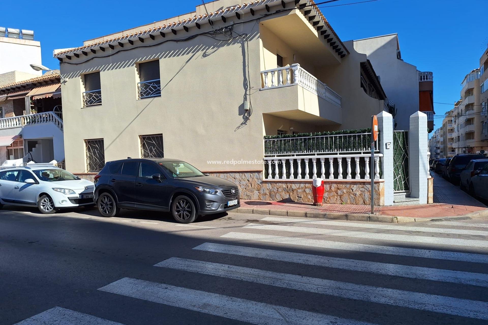 Resale - Town House -
Torrevieja - Centro Torrevieja