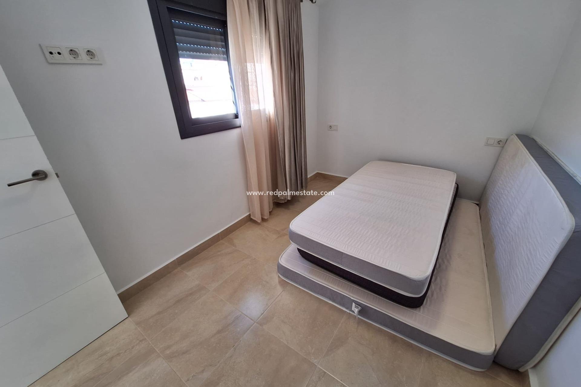 Resale - Town House -
Torrevieja - Centro Torrevieja