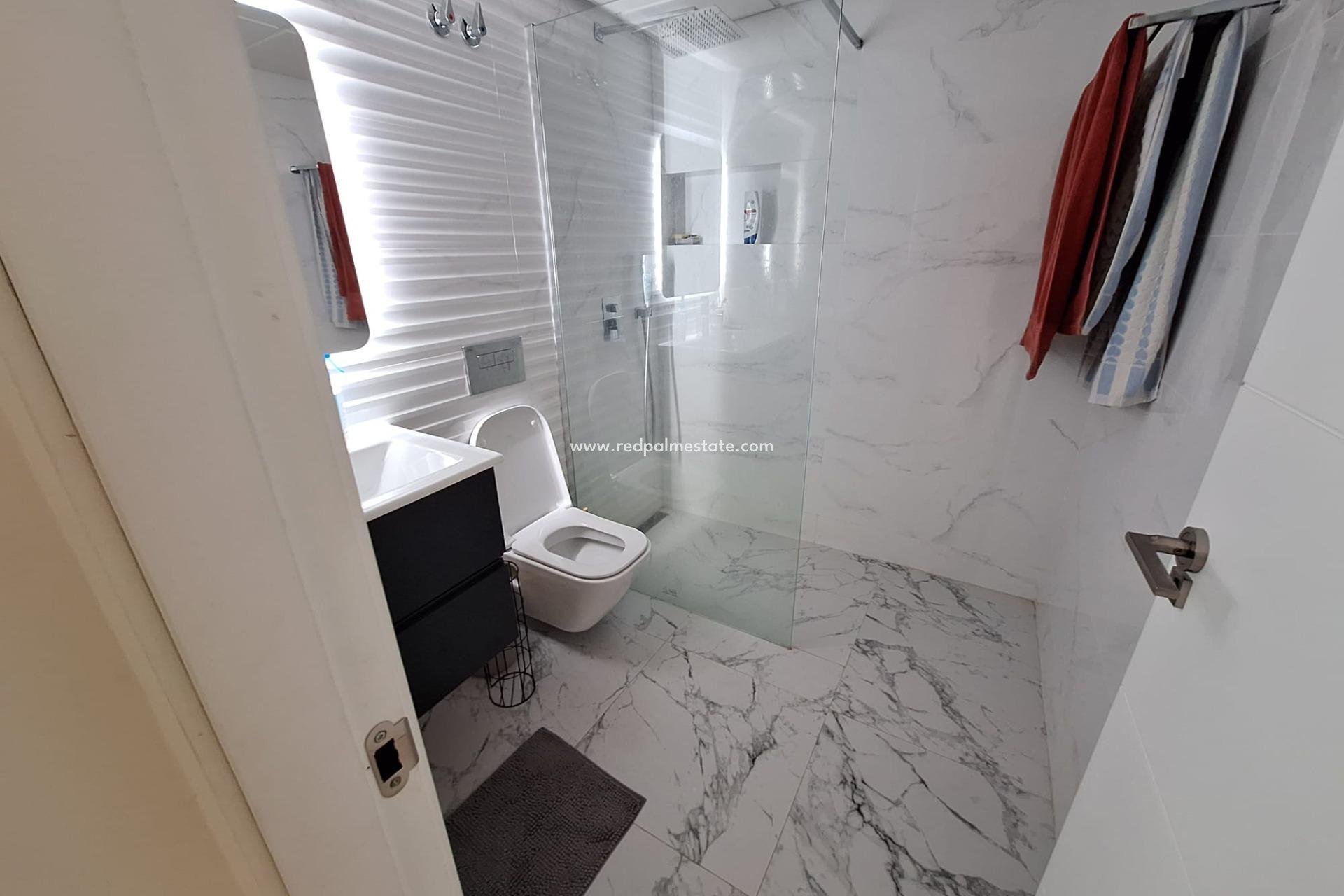 Resale - Town House -
Torrevieja - Centro Torrevieja