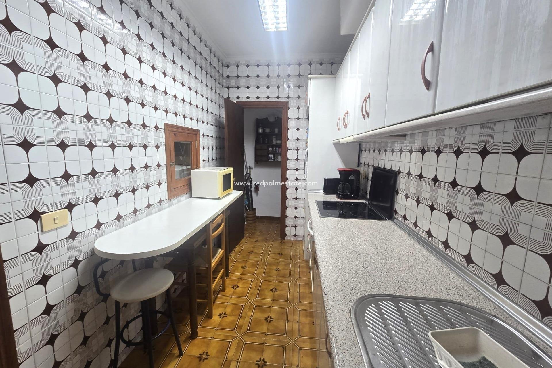 Resale - Town House -
Torrevieja - Centro Torrevieja