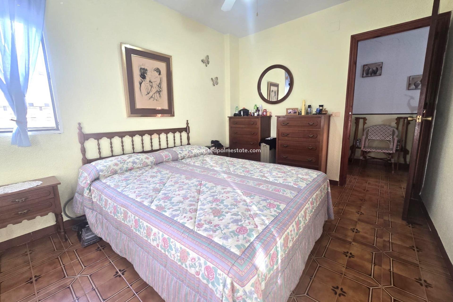 Resale - Town House -
Torrevieja - Centro Torrevieja