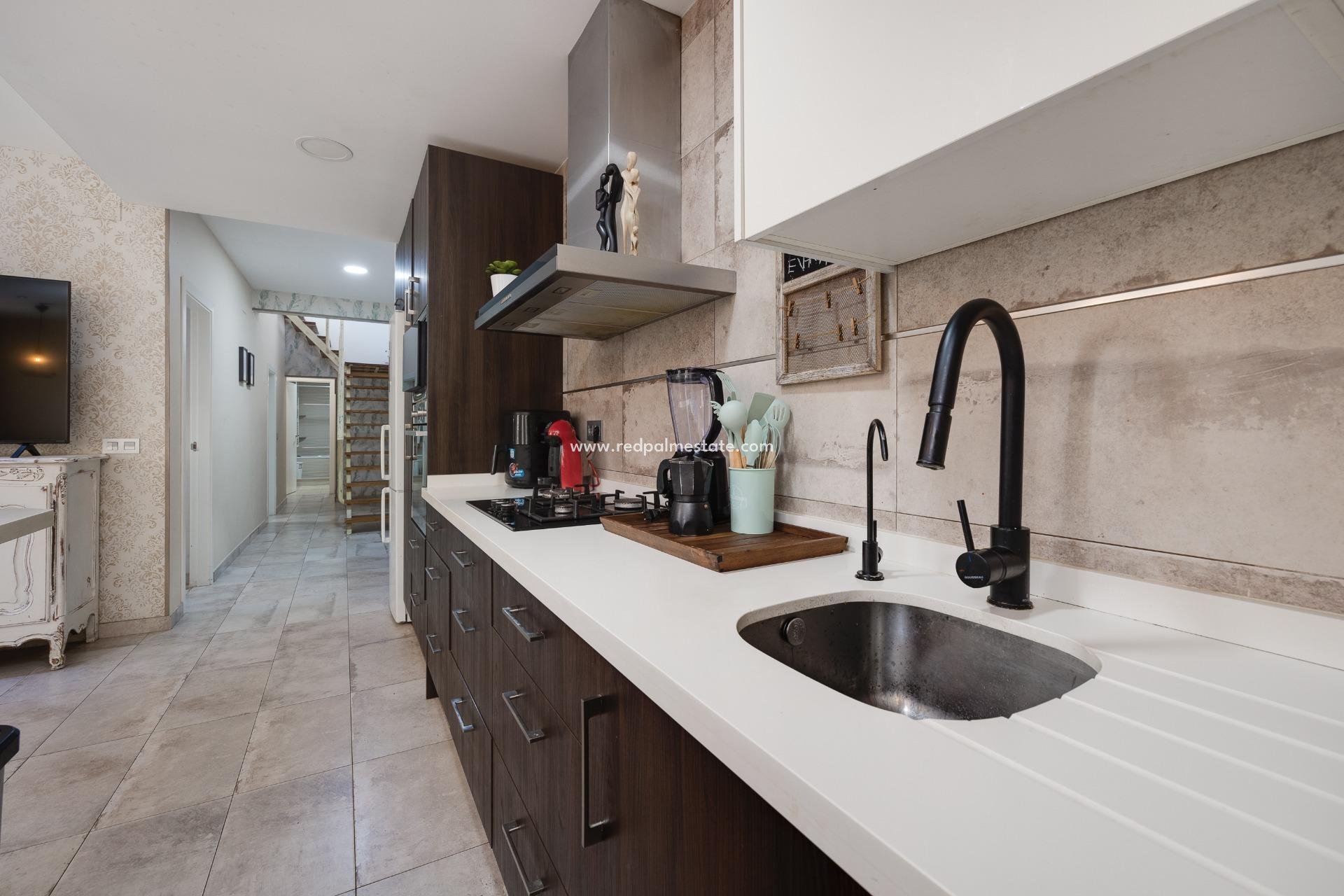 Resale - Town House -
Torrevieja - Centro Torrevieja