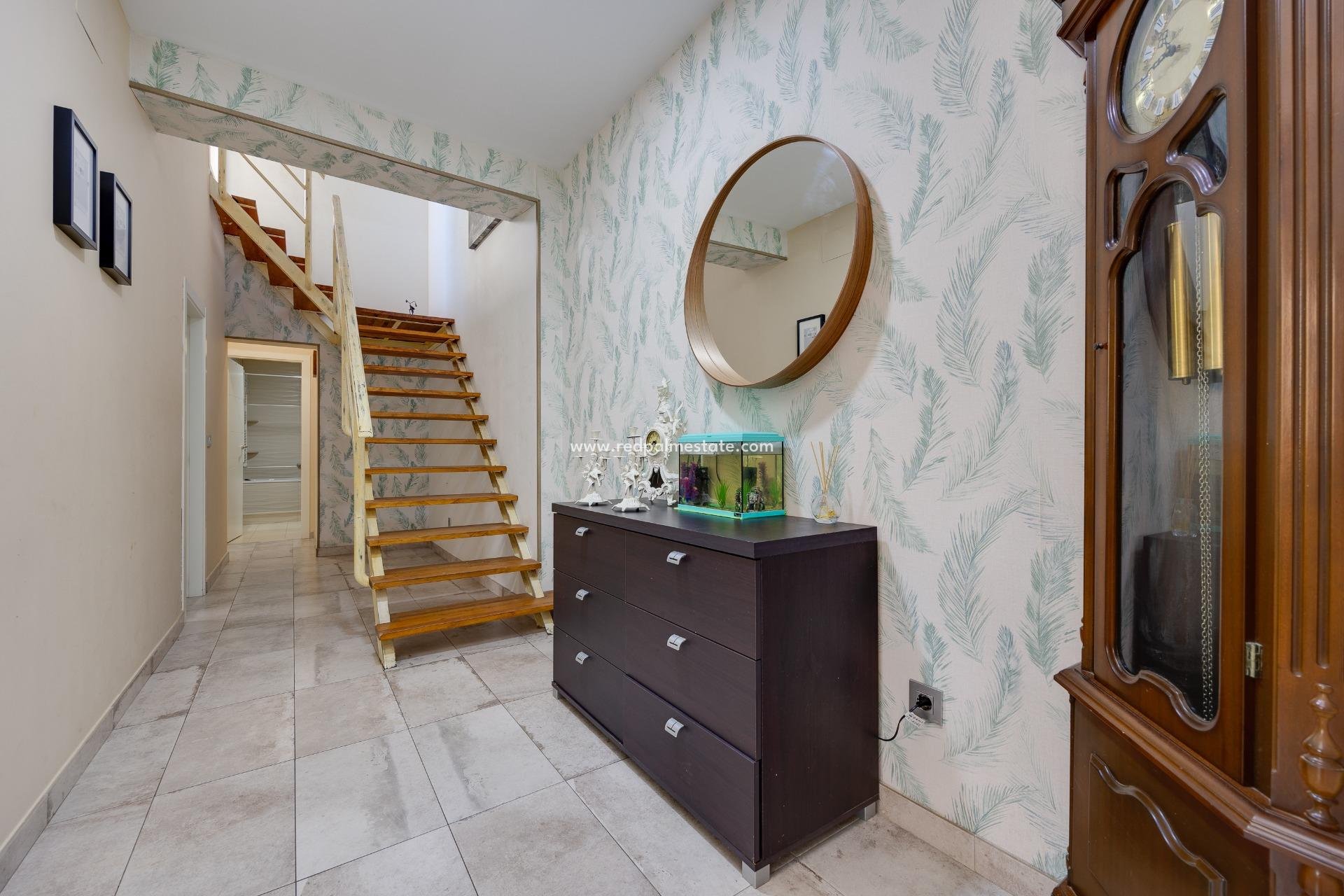 Resale - Town House -
Torrevieja - Centro Torrevieja