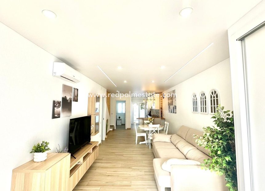 Resale - Town House -
Torrevieja - Centro Torrevieja