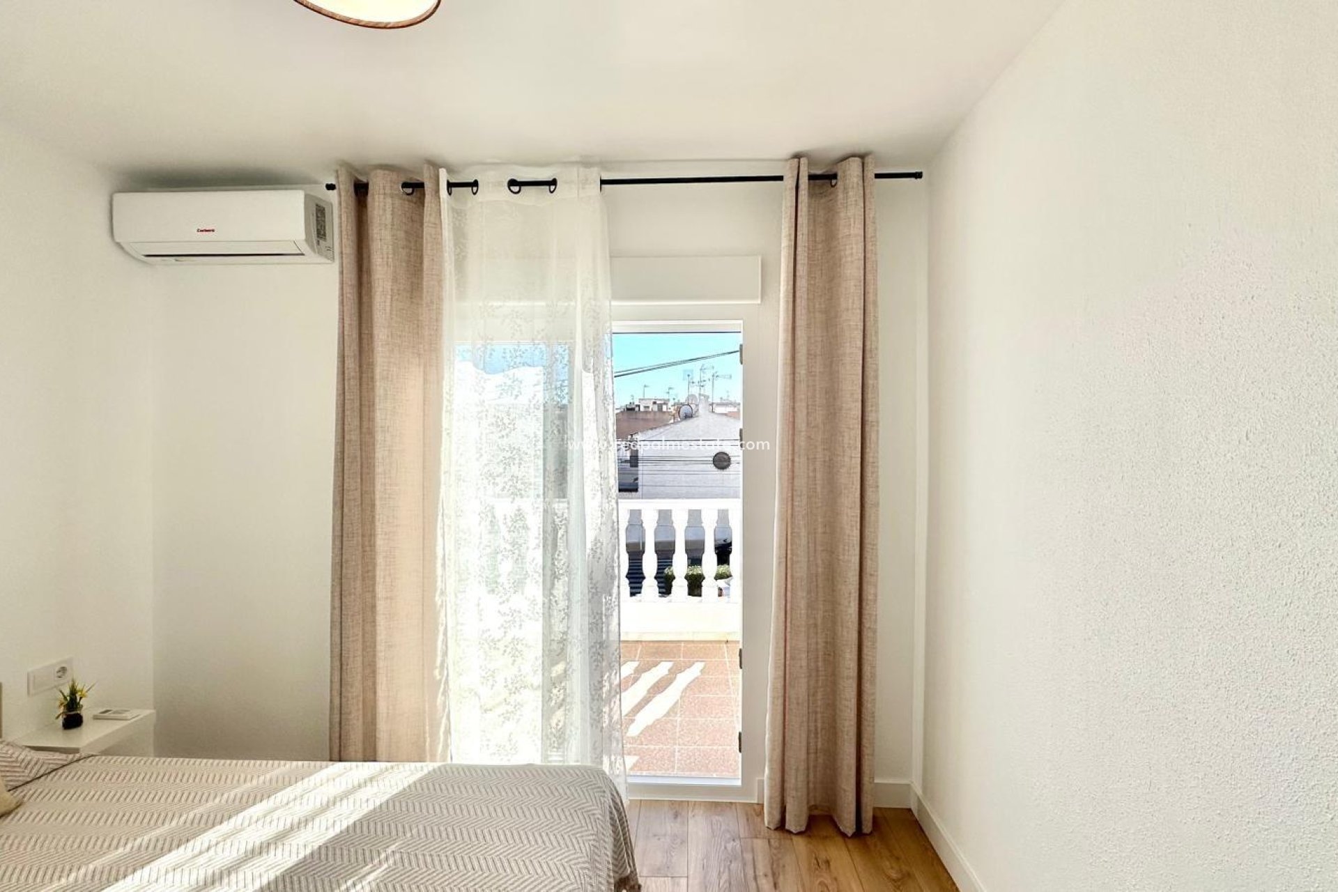 Resale - Town House -
Torrevieja - Centro Torrevieja