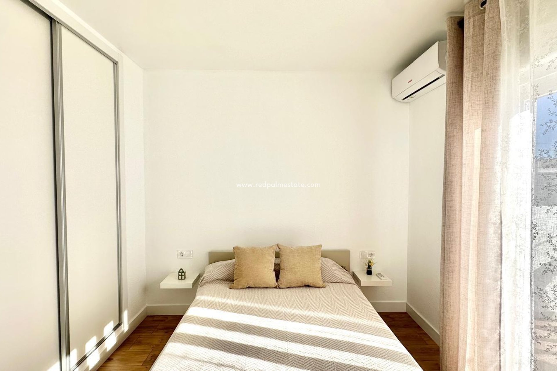 Resale - Town House -
Torrevieja - Centro Torrevieja