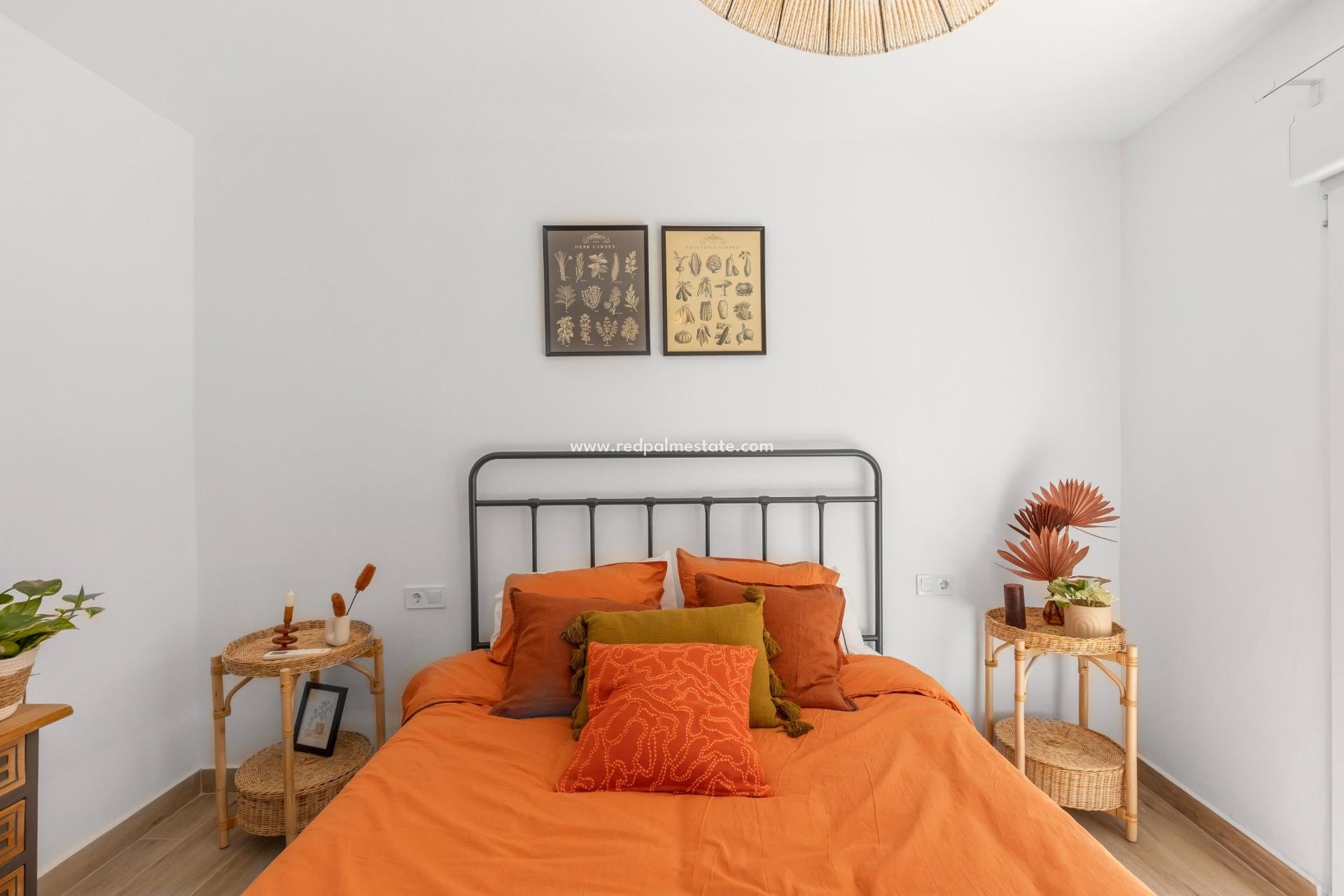 Resale - Town House -
Torrevieja - Centro Torrevieja