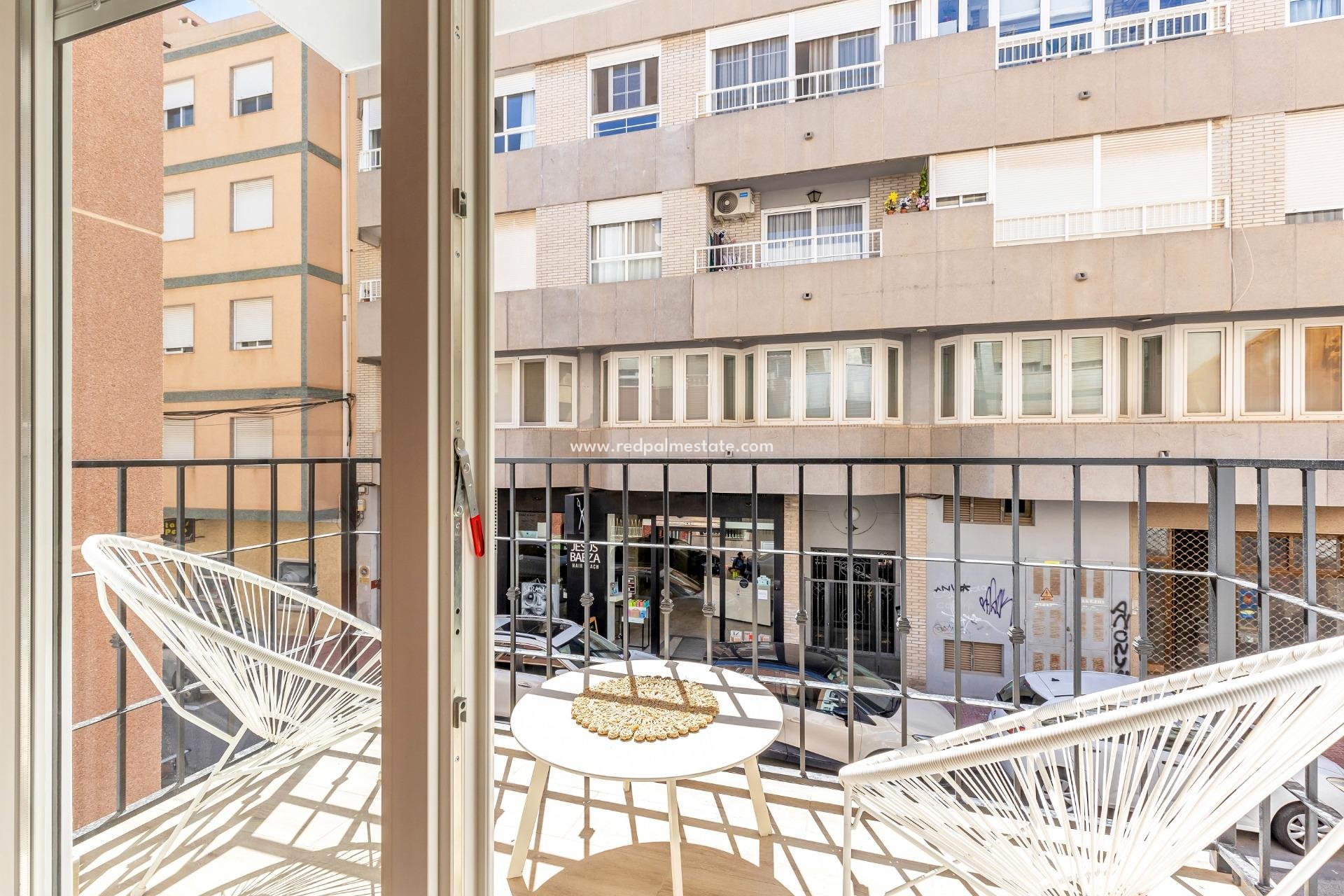 Resale - Town House -
Torrevieja - Centro Torrevieja