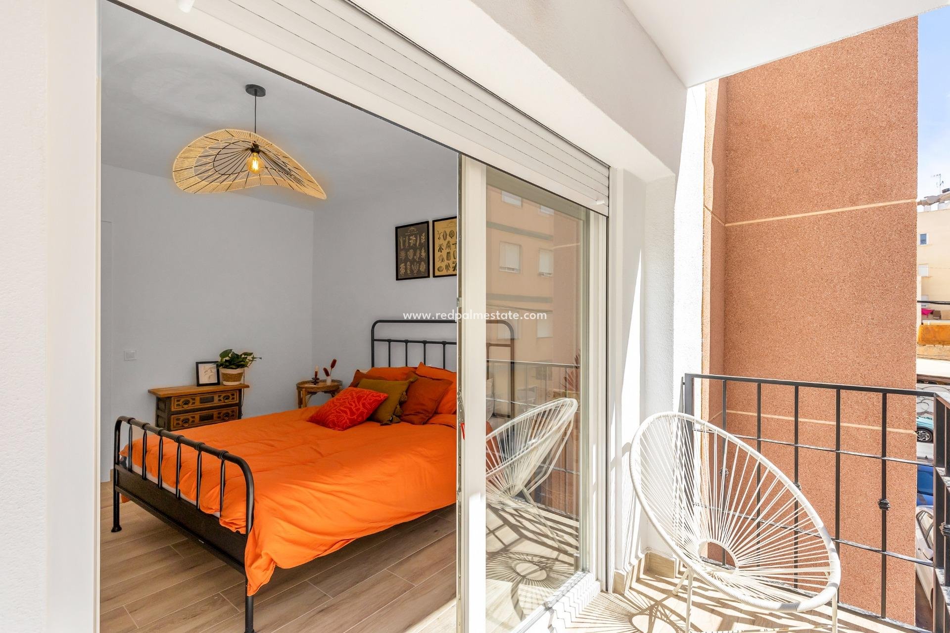 Resale - Town House -
Torrevieja - Centro Torrevieja