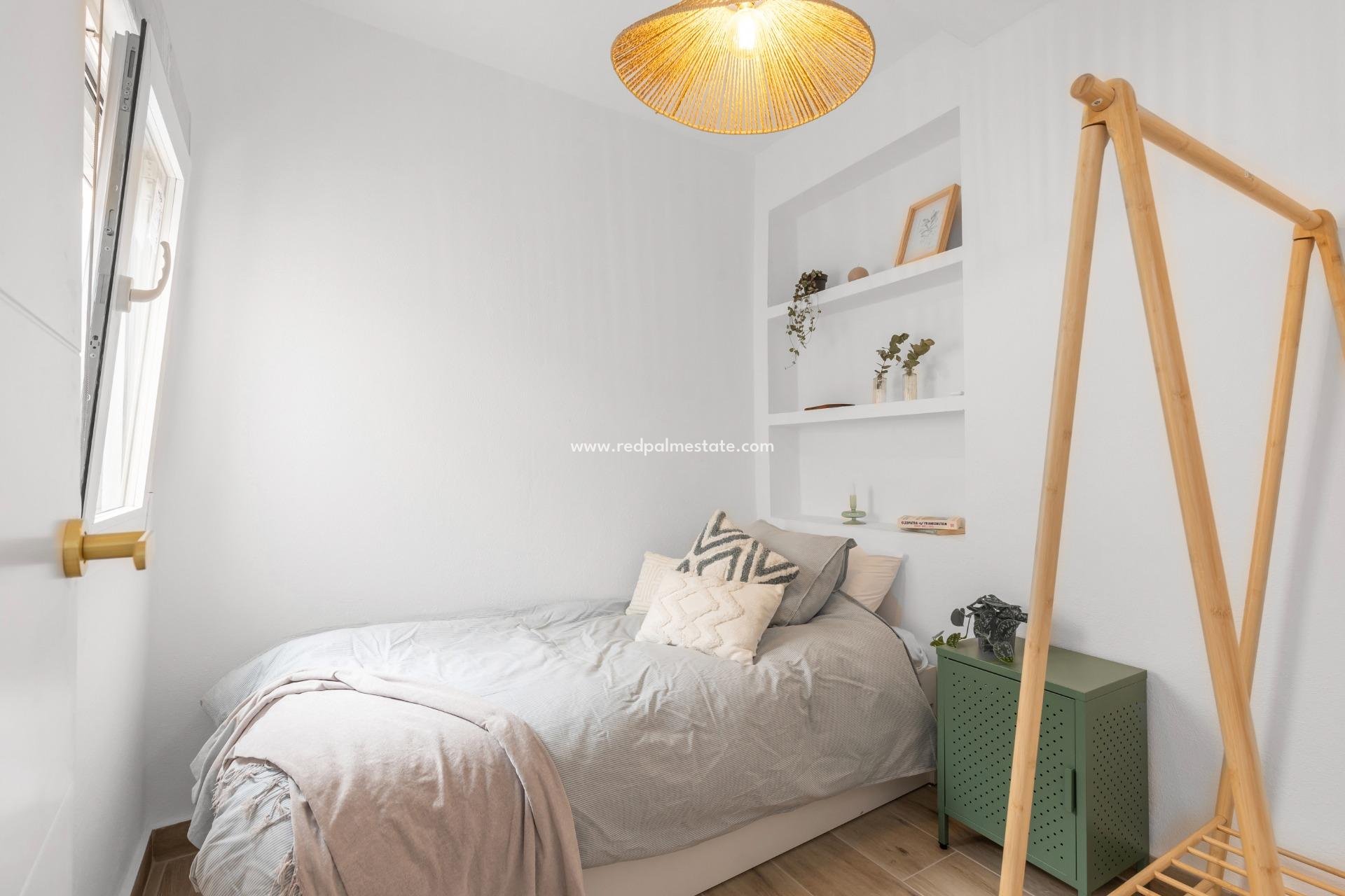 Resale - Town House -
Torrevieja - Centro Torrevieja