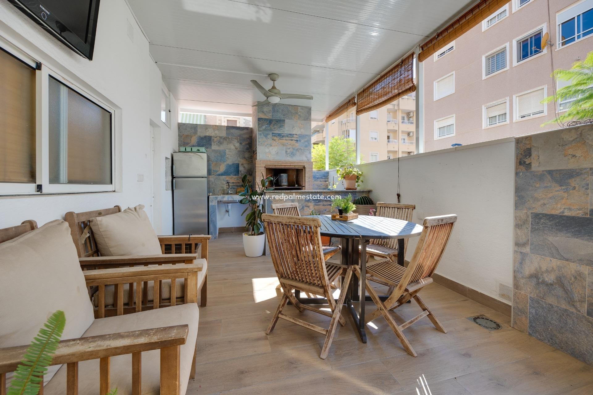 Resale - Town House -
Torrevieja - Centro Torrevieja