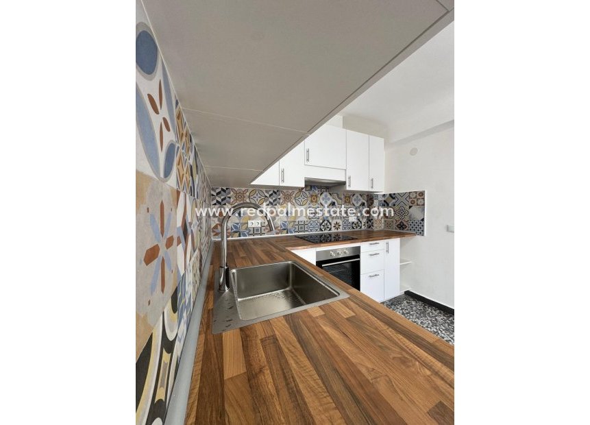 Resale - Town House -
Torrevieja - Centro