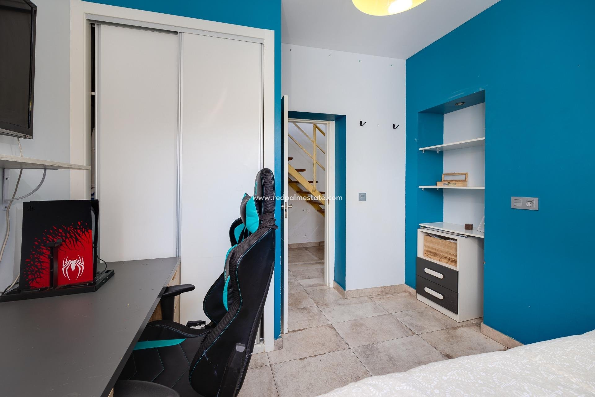 Resale - Town House -
Torrevieja - Centro