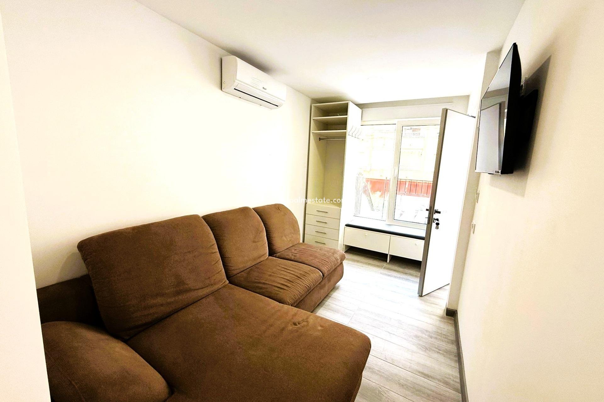 Resale - Town House -
Torrevieja - Centro