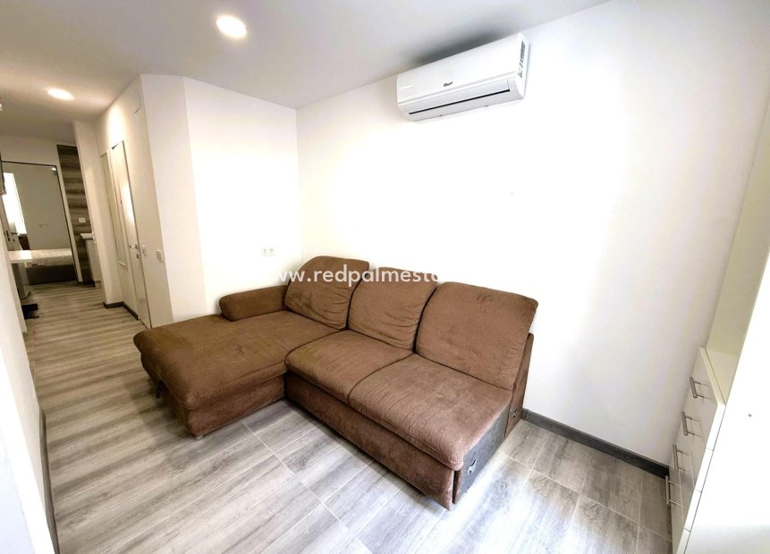 Resale - Town House -
Torrevieja - Centro