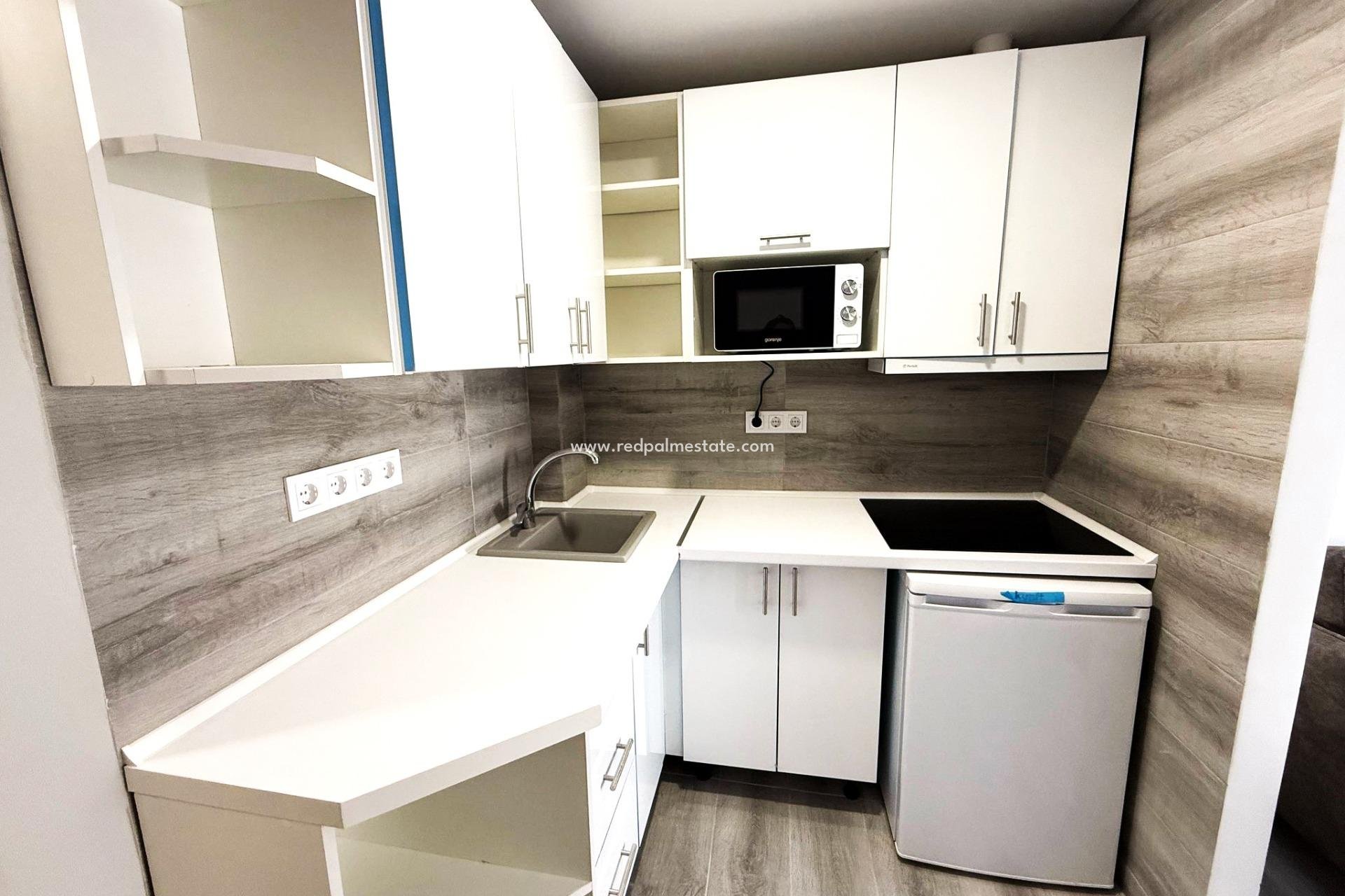 Resale - Town House -
Torrevieja - Centro