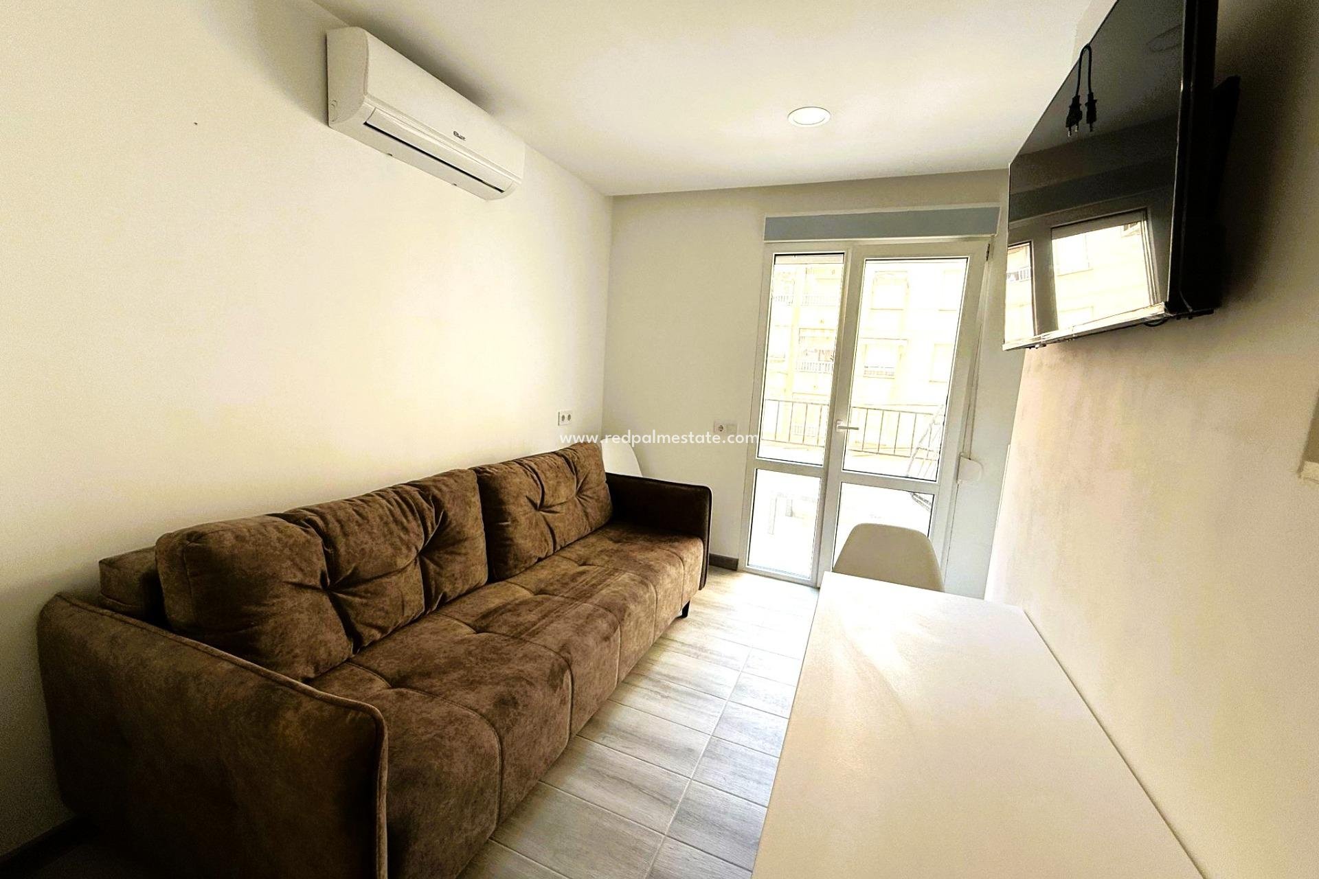 Resale - Town House -
Torrevieja - Centro