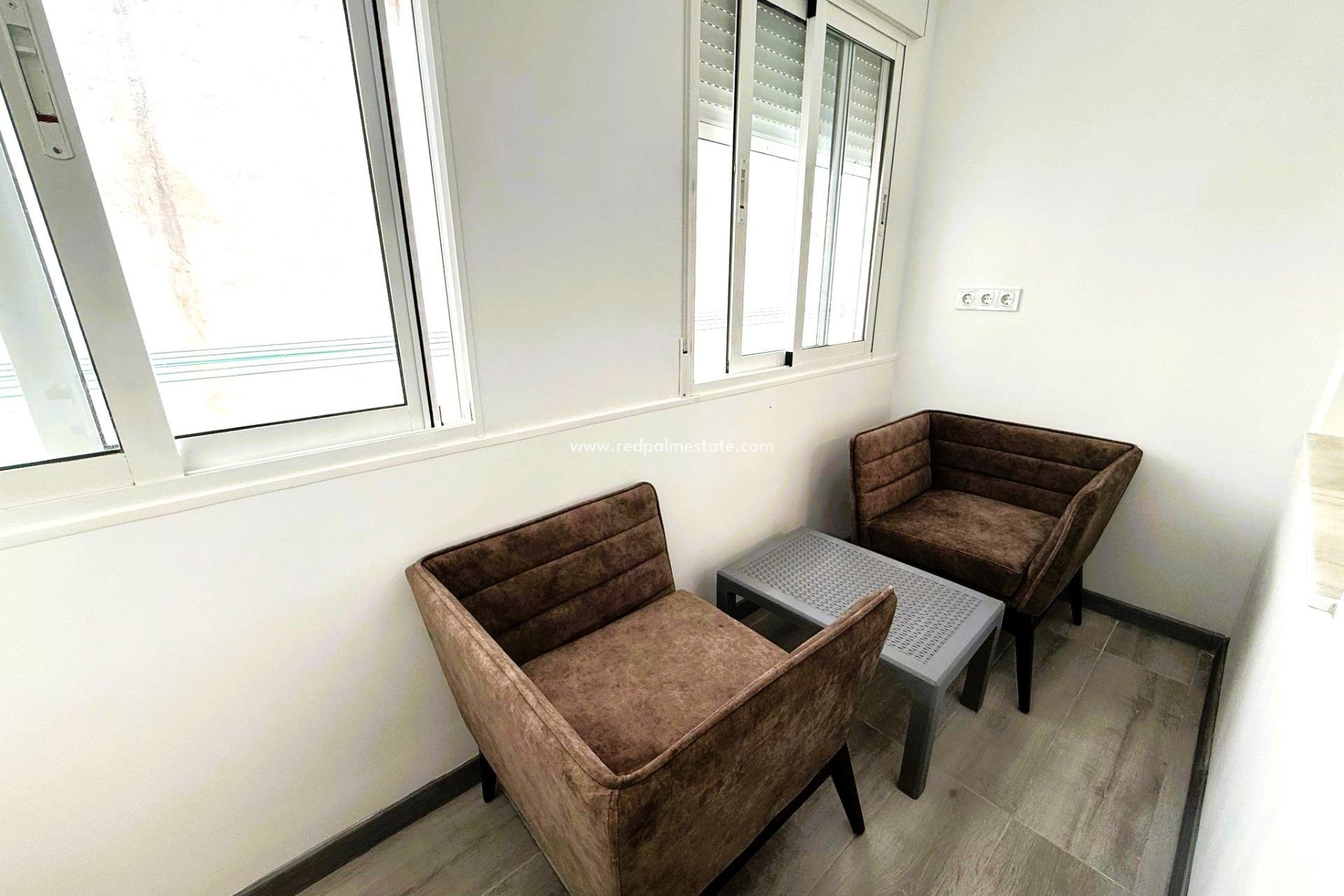 Resale - Town House -
Torrevieja - Centro