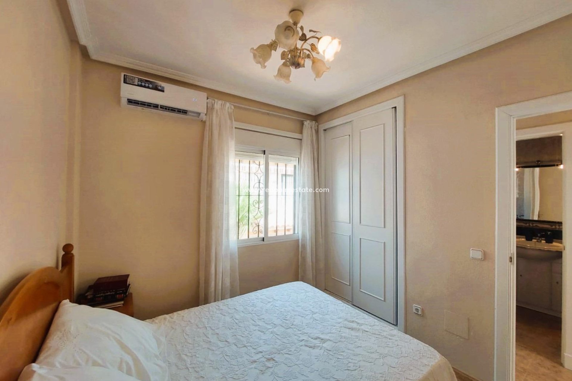 Resale - Town House -
Torrevieja - Costa Blanca