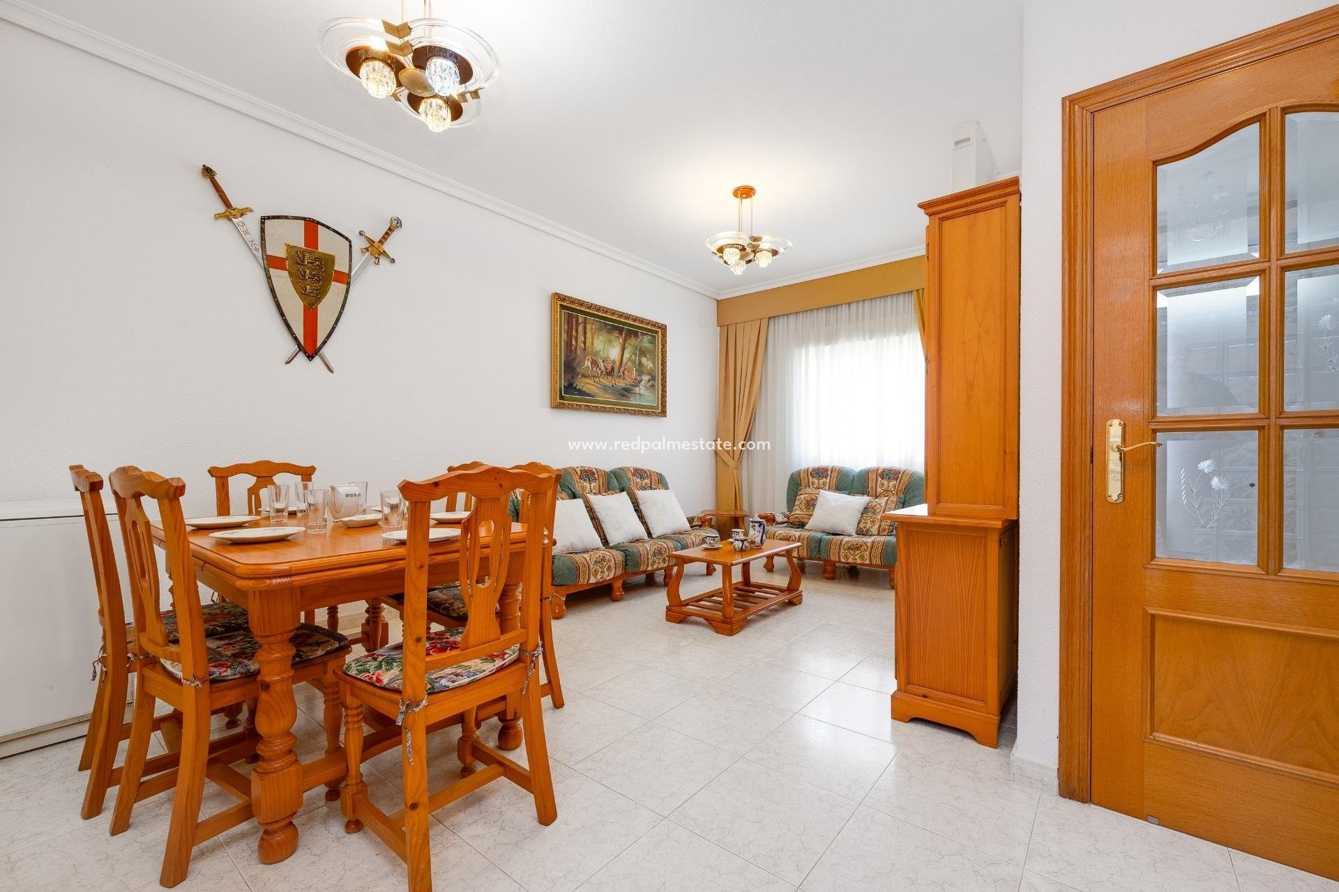 Resale - Town House -
Torrevieja - Estacion de autobuses