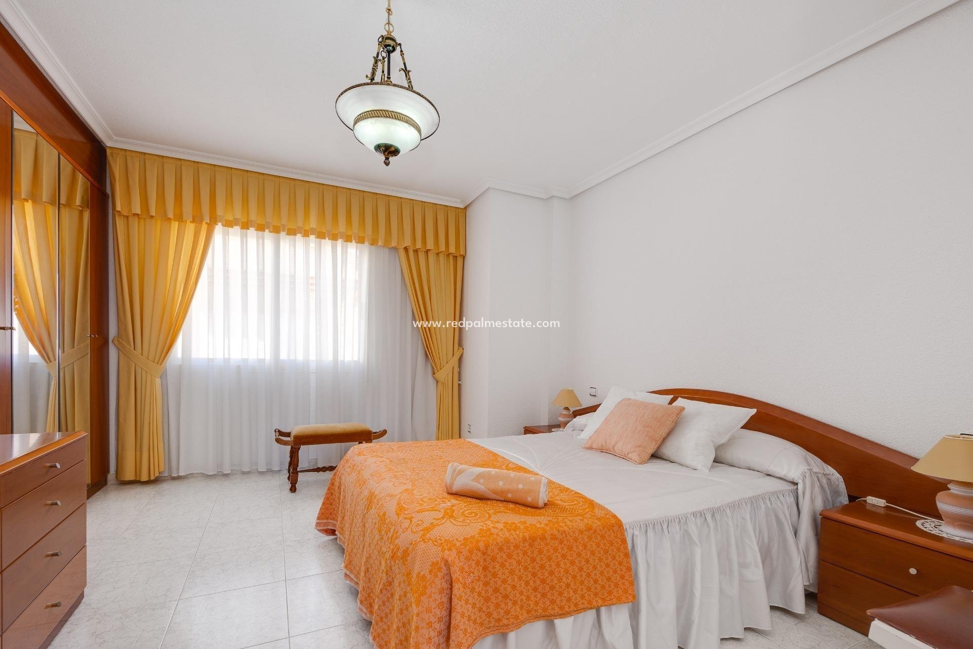 Resale - Town House -
Torrevieja - Estacion de autobuses