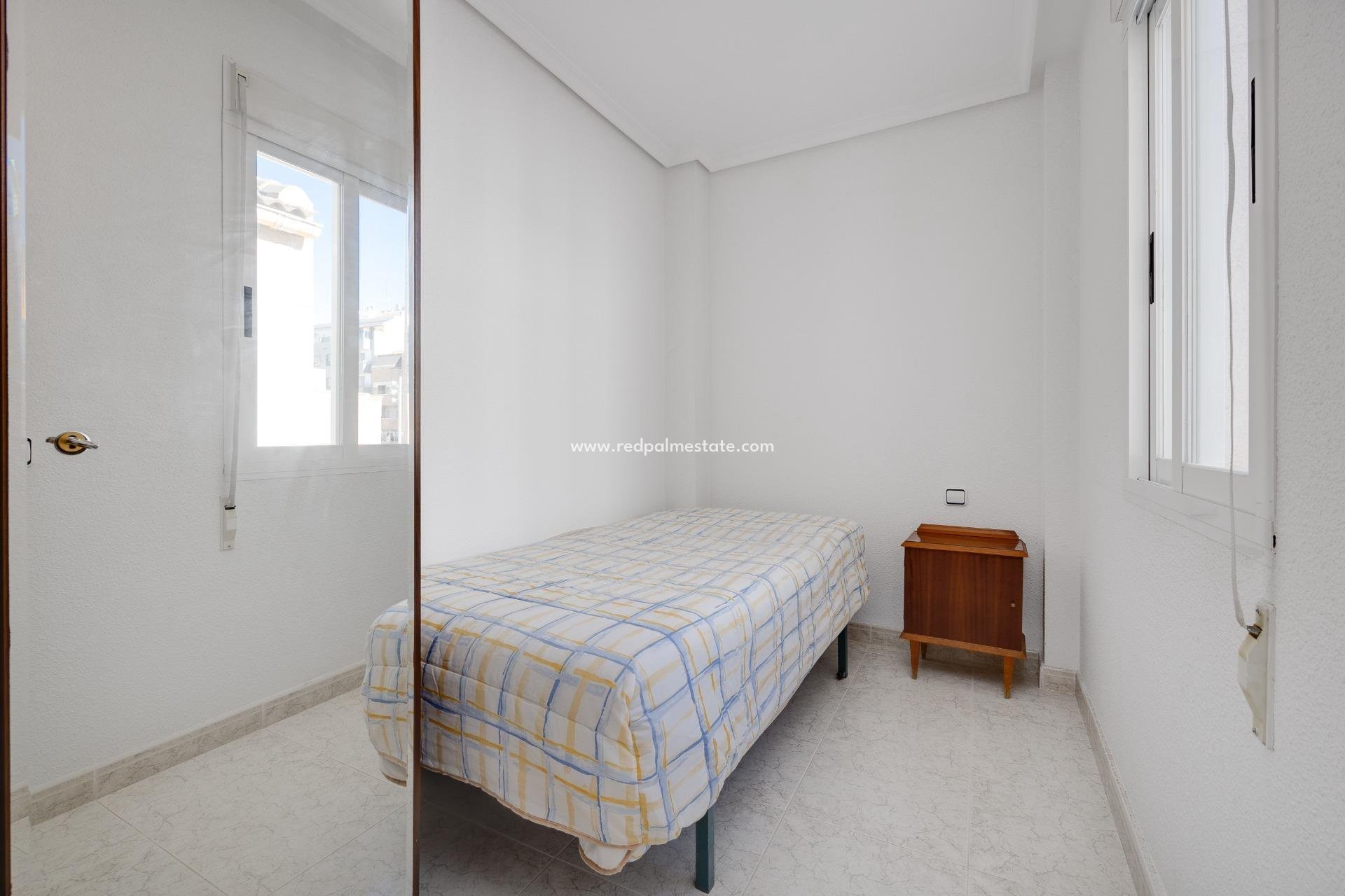 Resale - Town House -
Torrevieja - Estacion de autobuses