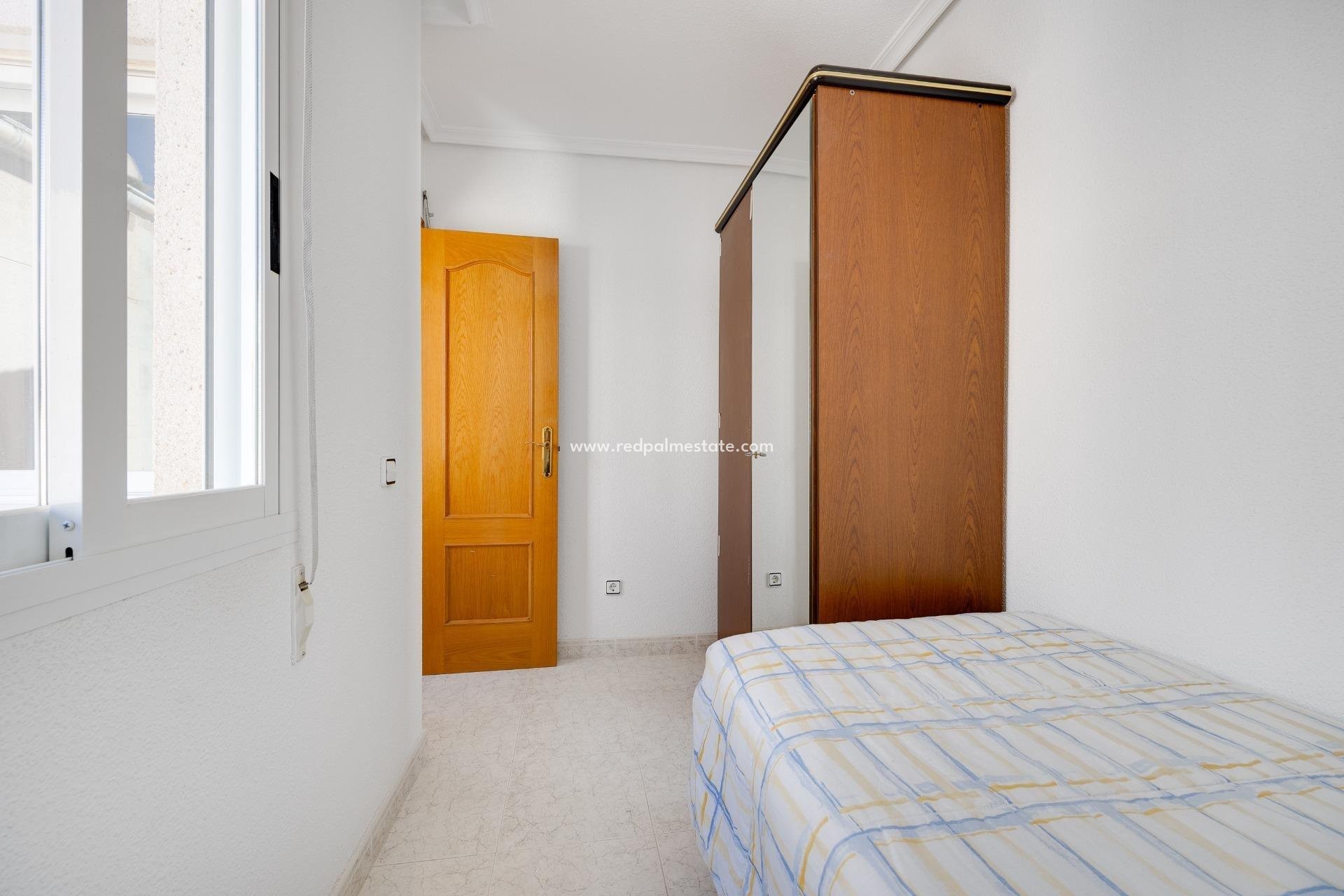 Resale - Town House -
Torrevieja - Estacion de autobuses