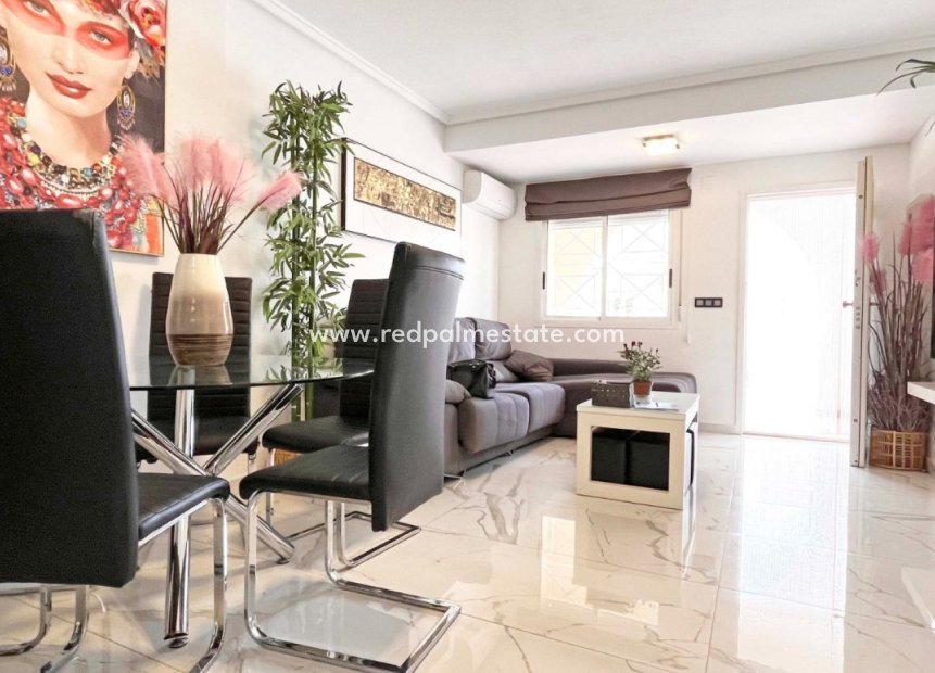 Resale - Town House -
Torrevieja - La Mata