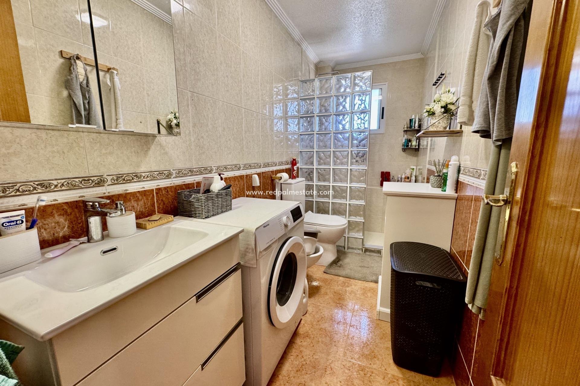 Resale - Town House -
Torrevieja - La Siesta - El Salado - Torreta