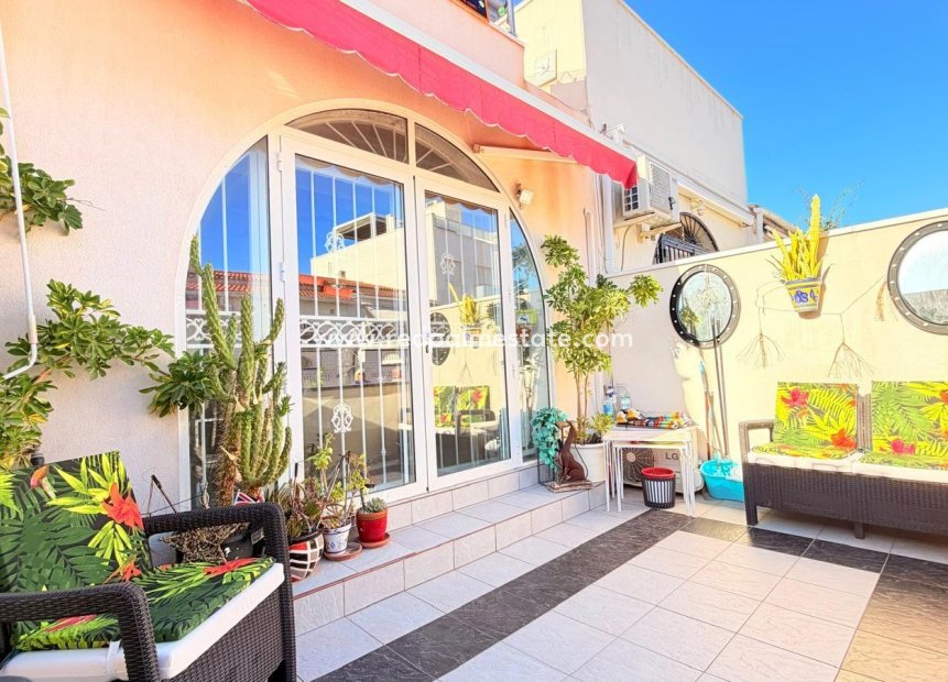 Resale - Town House -
Torrevieja - La Siesta - El Salado - Torreta
