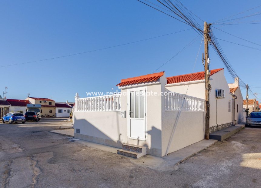 Resale - Town House -
Torrevieja - La Siesta - El Salado -  Torreta