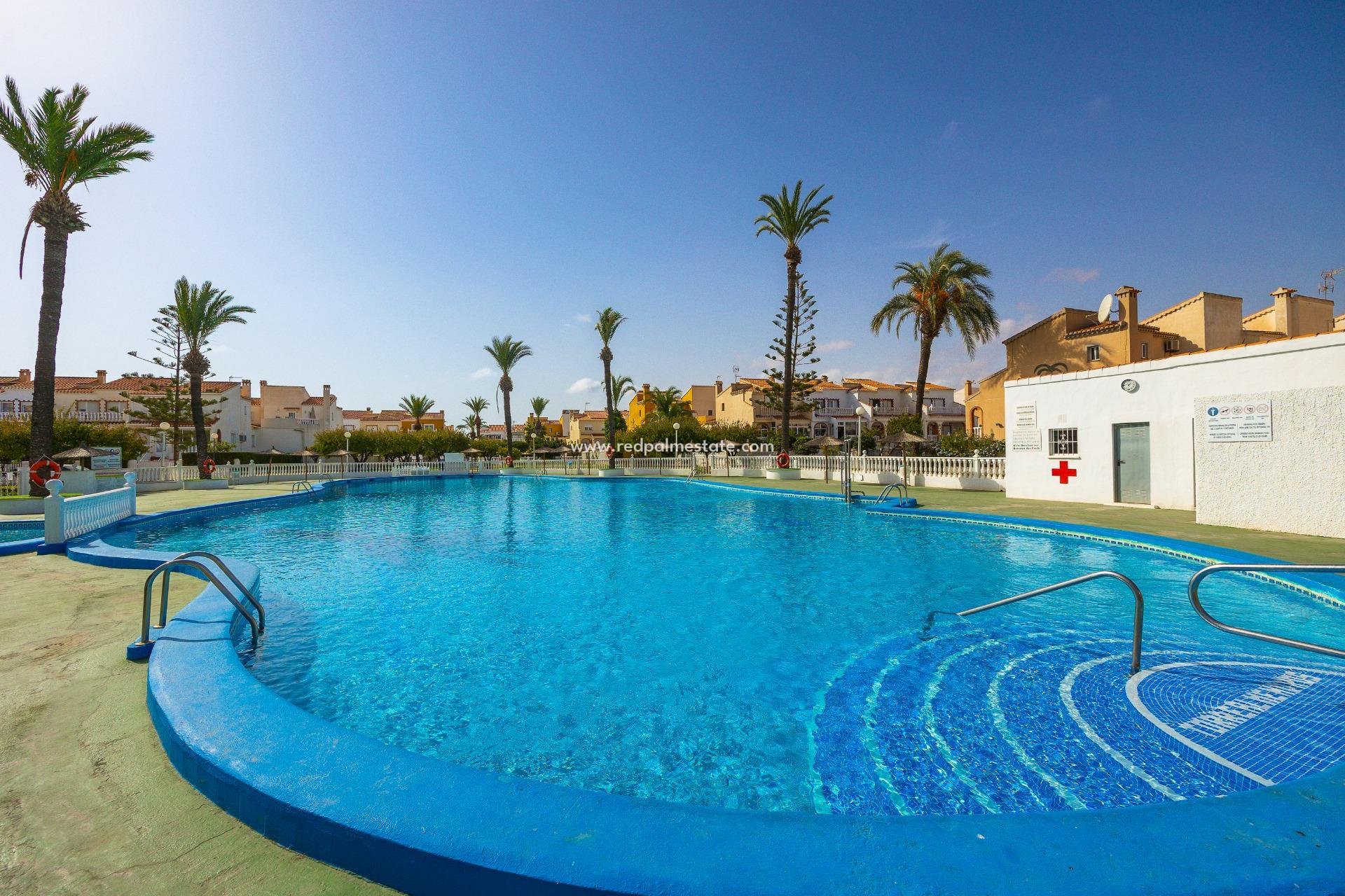 Resale - Town House -
Torrevieja - La Siesta - El Salado -  Torreta