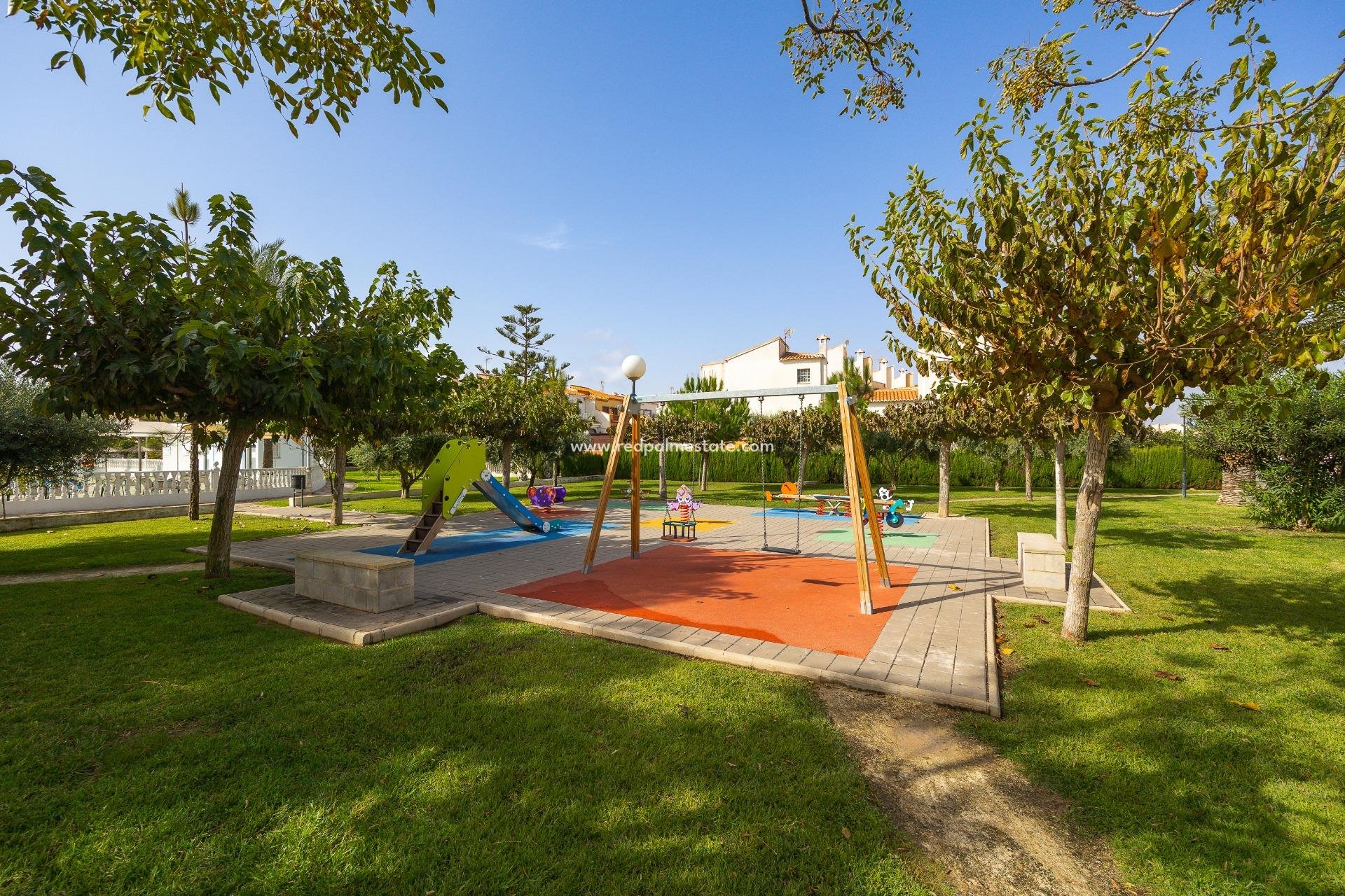 Resale - Town House -
Torrevieja - La Siesta - El Salado -  Torreta