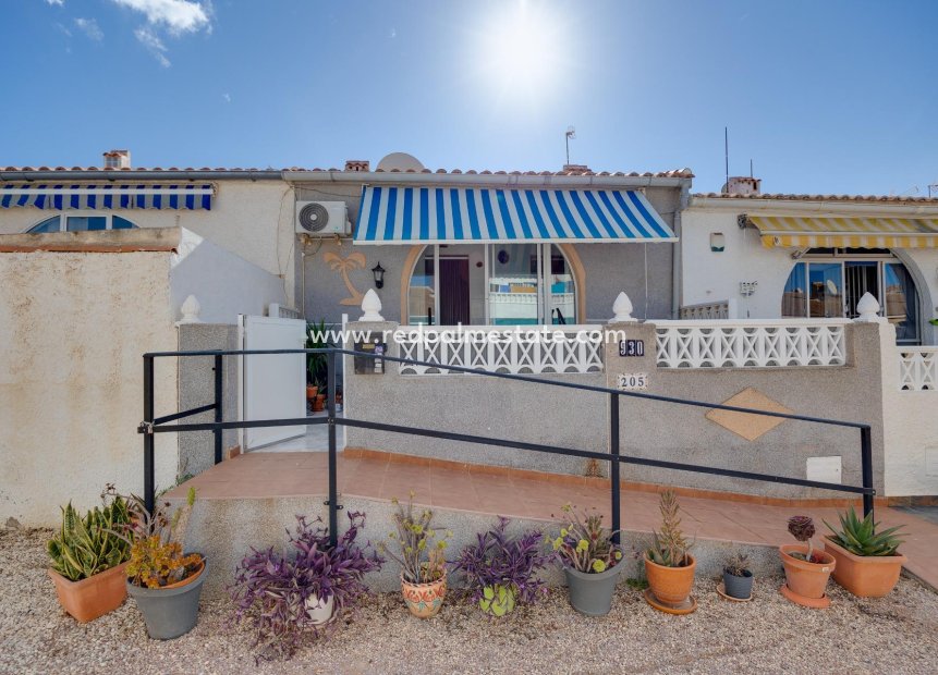 Resale - Town House -
Torrevieja - La Siesta - El Salado -  Torreta