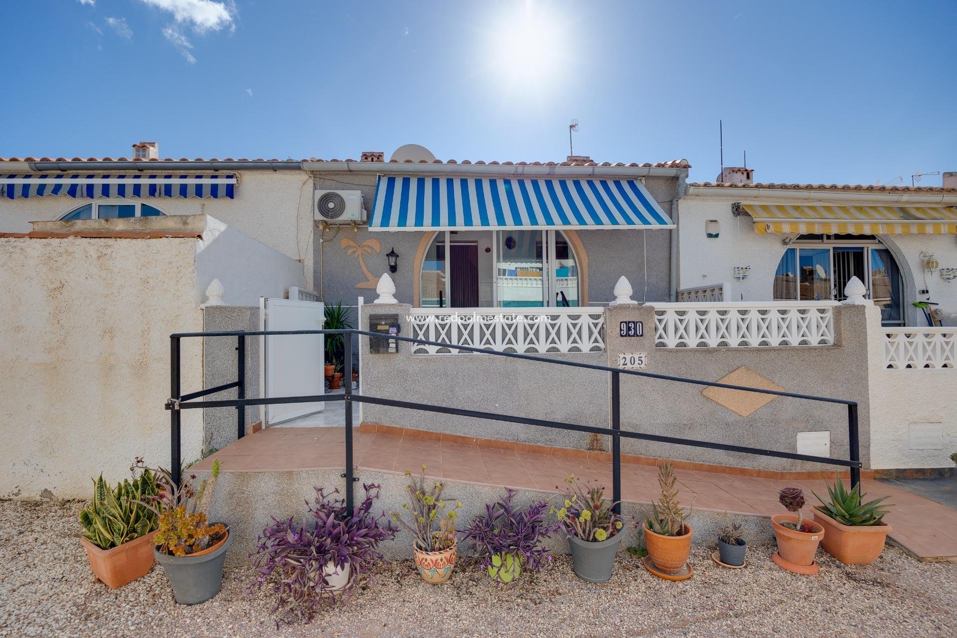 Resale - Town House -
Torrevieja - La Siesta - El Salado -  Torreta