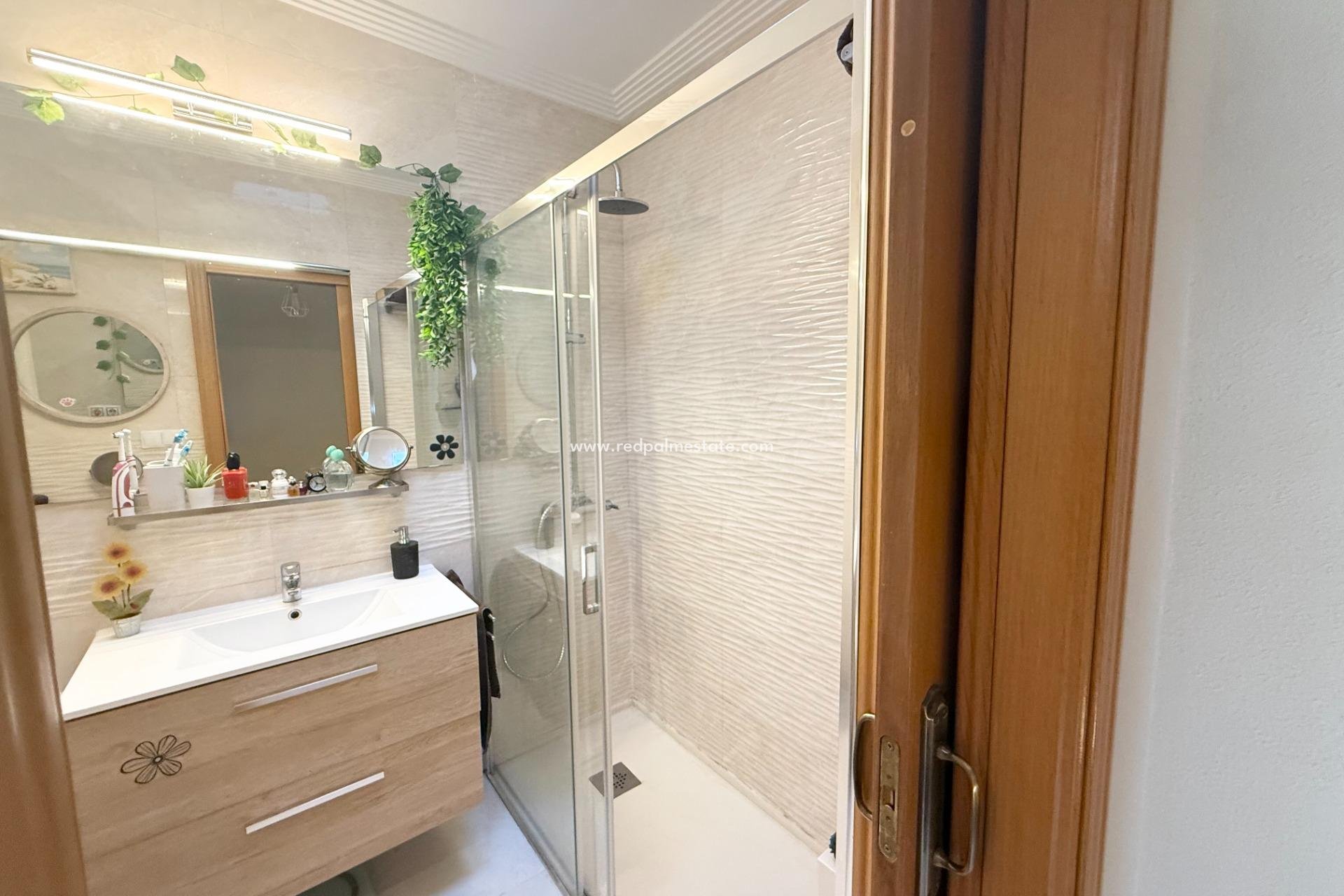 Resale - Town House -
Torrevieja - La Siesta - El Salado -  Torreta