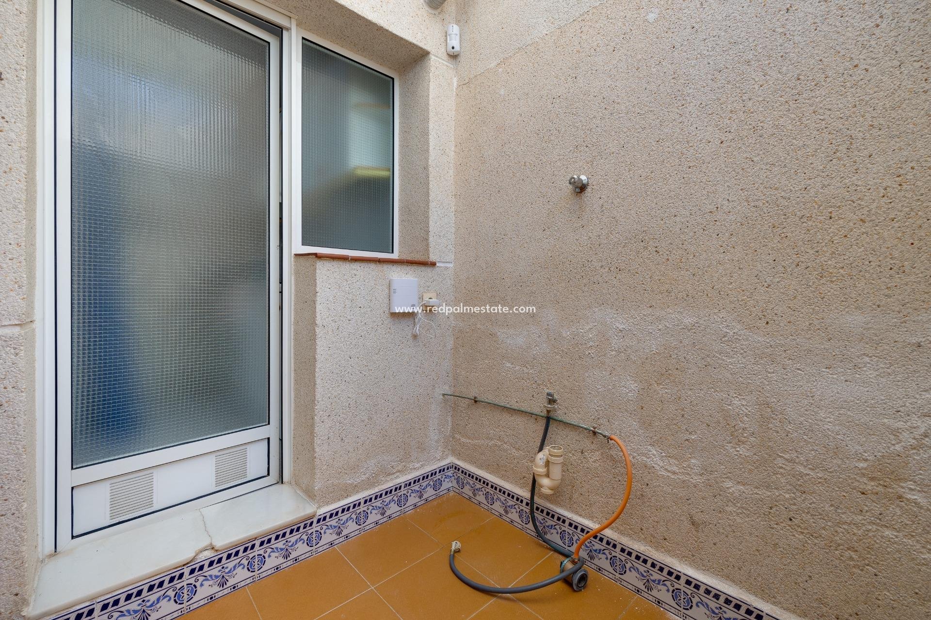 Resale - Town House -
Torrevieja - La Siesta - El Salado -  Torreta