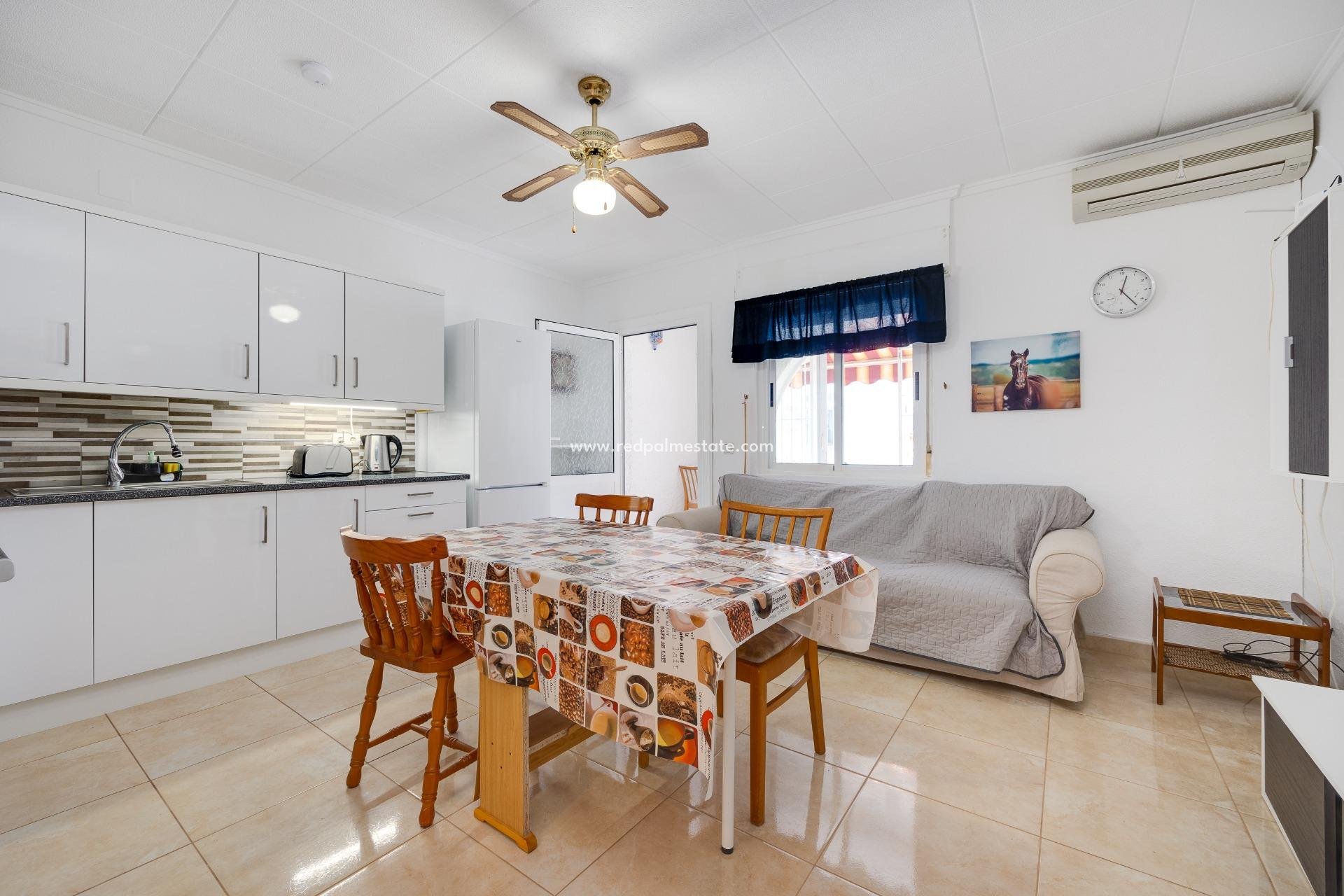 Resale - Town House -
Torrevieja - La Siesta - El Salado -  Torreta